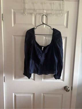 American Eagle Women’s Navy Long-Sleeve Peasant Top